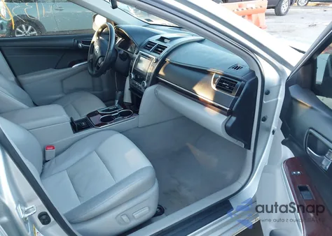 2013 Toyota Camry Xle z USA, uszkodzony, nr VIN 4T4BF1FK4DR285999